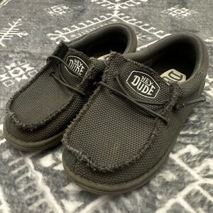 Hey dude - youth boys size 11 gray